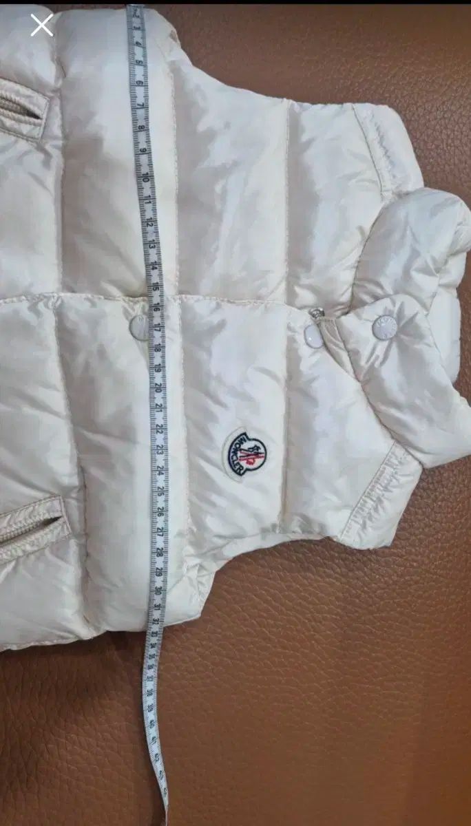 正規品モンクレール キッズ 軽量 ダウン ベスト アイボリー 24ヶ月