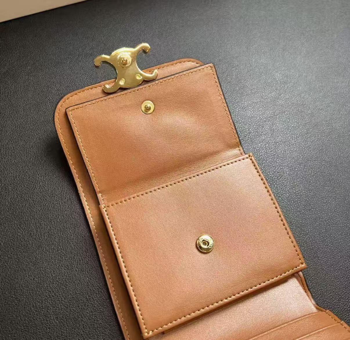 新品 CELINE セリーヌ レディース カード三つ折り財布 - メルカリ