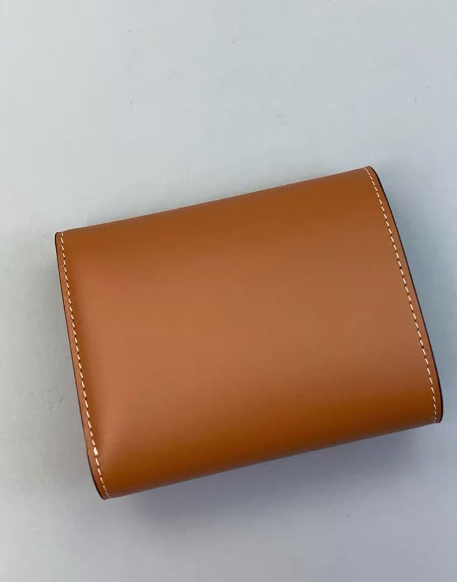 CELINE ブラウン 三つ折り財布 CELINE セリーヌ 三つ折り財布 トリオンフ スモールトリフォールド