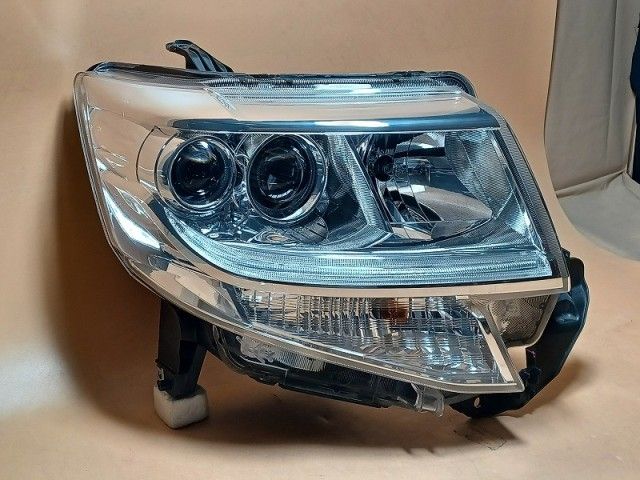 コーティング済 注文 タント LA610S 右ヘッドランプ・ヘッドライト