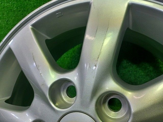 トヨタ TOYOTA 純正 アイシス ZGM10W ホイール アルミ シルバー 15