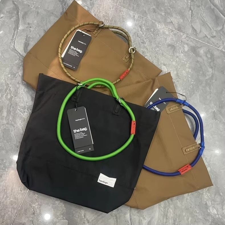 ほぼ未使用品⭐︎Topologie Loop Tote Loop Tote is an interpretation of the perfect balance between work