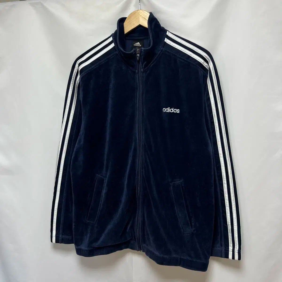 正規品/100 アディダス 3本線 ツアーベルベット ネイビー トラック