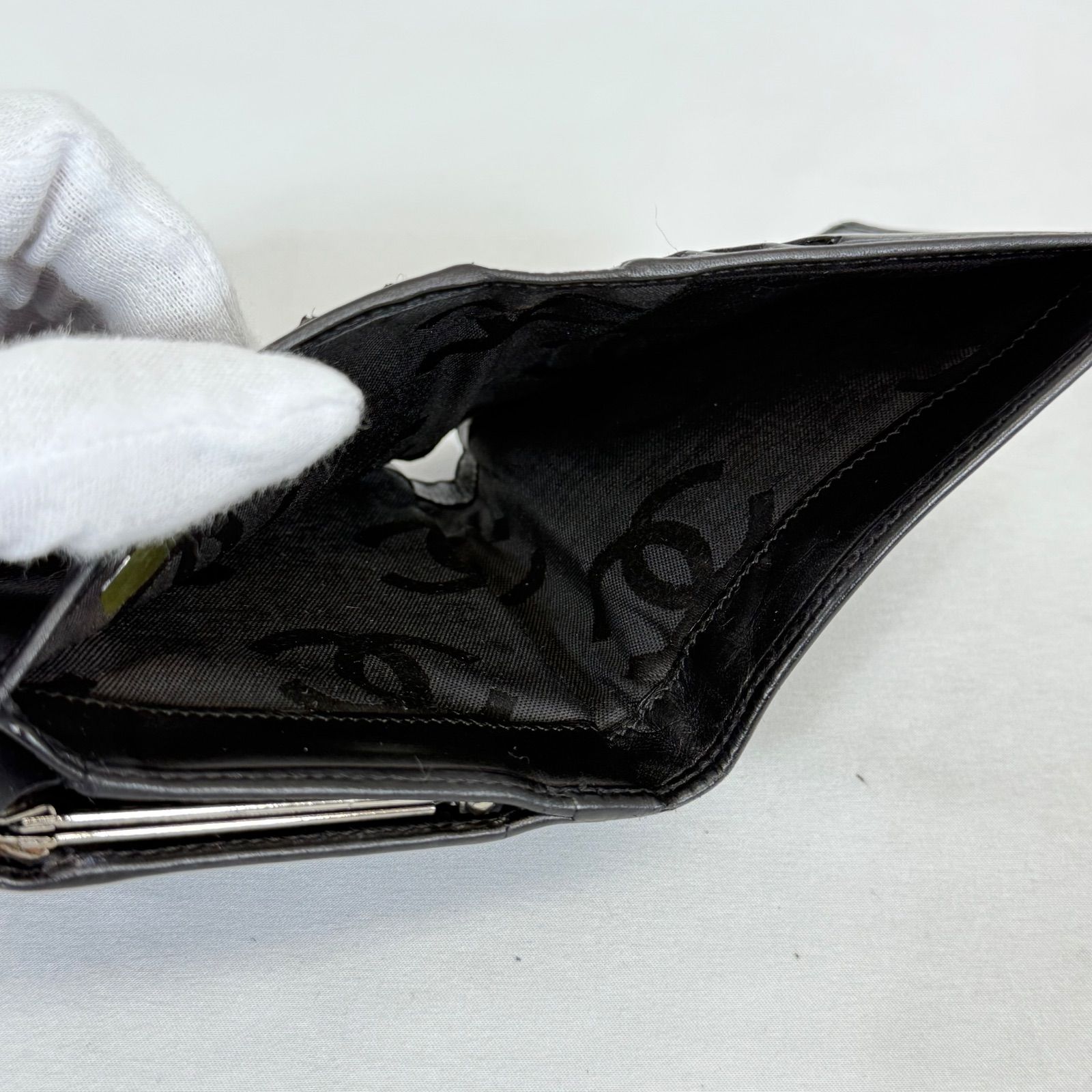 人気・美品】CHANEL シャネル ラムスキン カンボンライン がま口 二