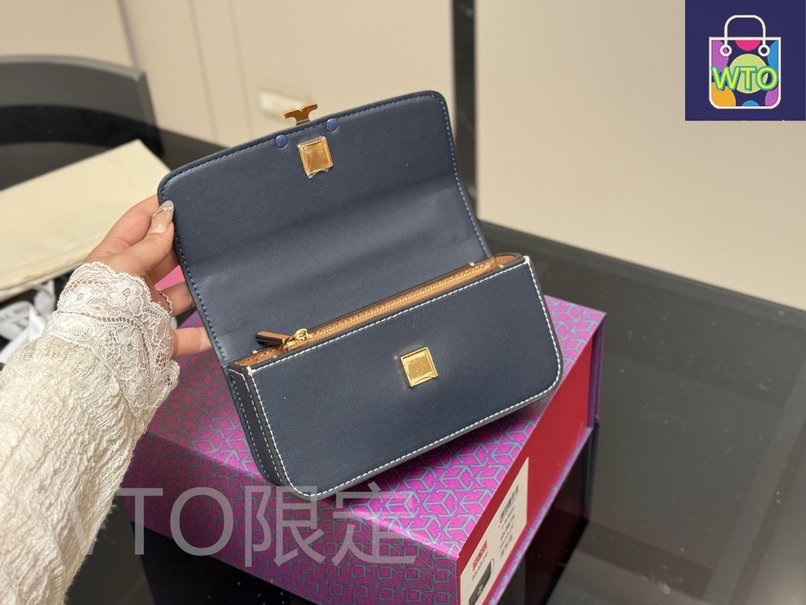 今日特価】Tory Burch トリーバーチ クラシックモノグラムシリーズ