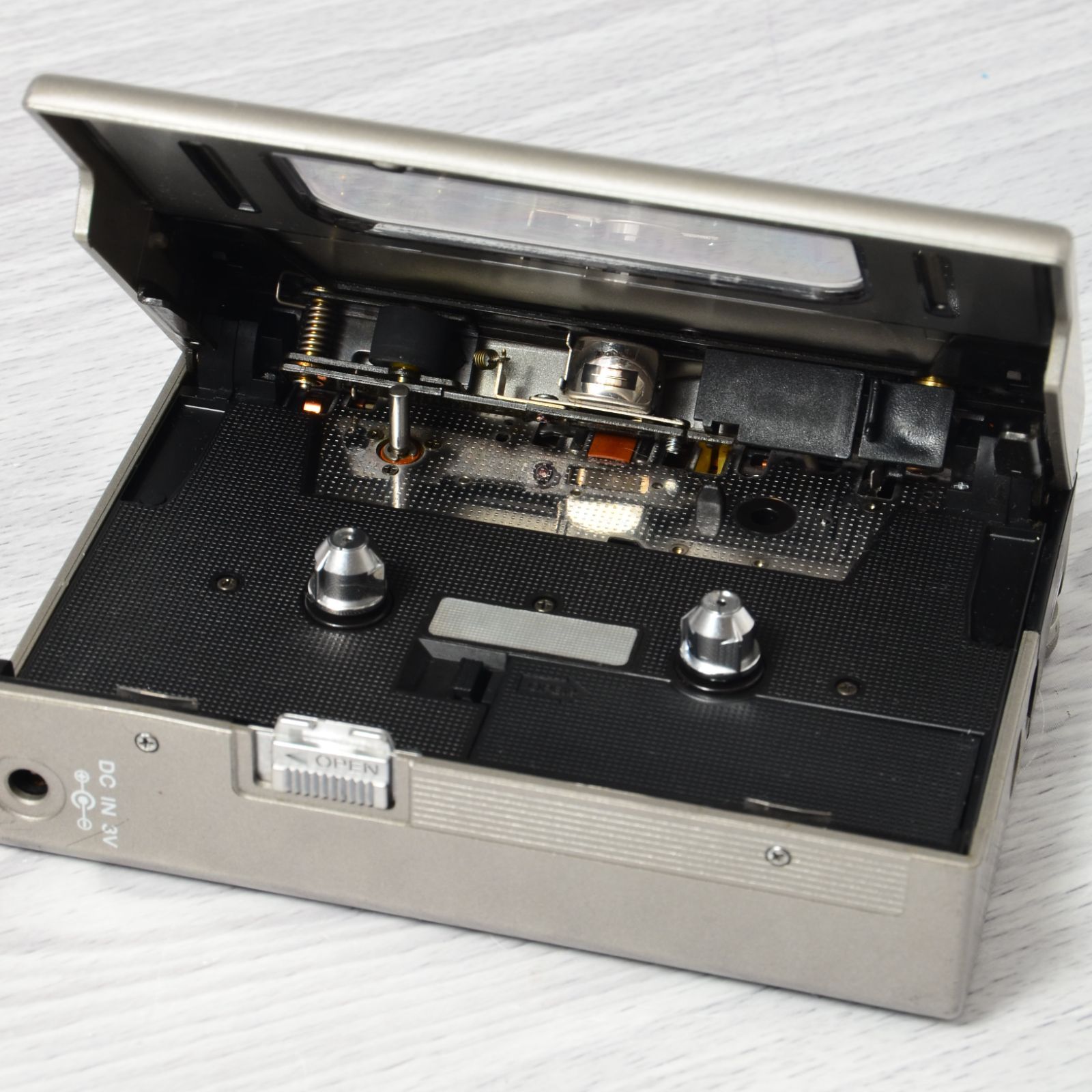 SONY WALKMAN WM-2 カセットウォークマン シルバー 整備済 TY391