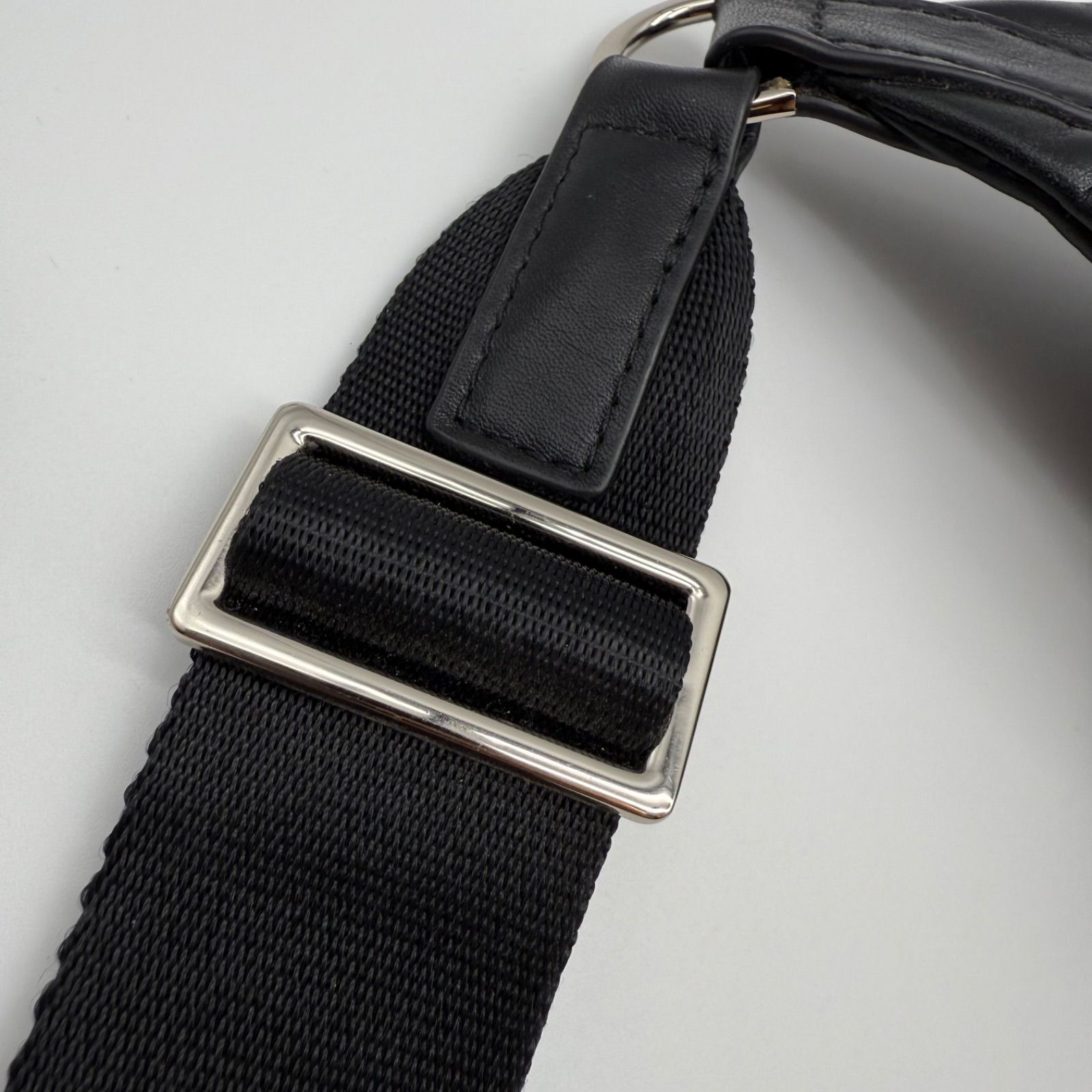 未使用✨ポールスミス　ボディバッグ　マルチストライプ　ネイビー　レザー Paul Smith - ポールスミス ボディバッグ 斜め掛け マルチストライプ