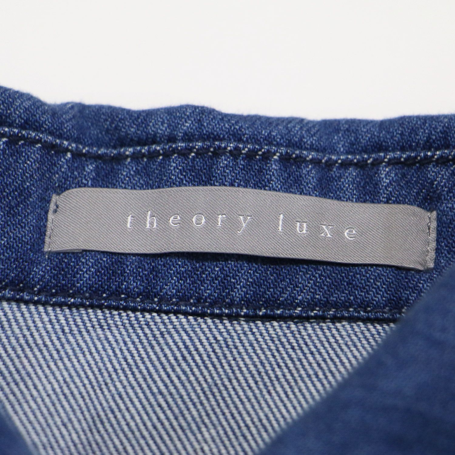 theory luxe セオリーリュクス ジャケット ブルー サイズ:S32(XS) | 25春夏 デニムシャツ ジャケット | Slate Denim Ivane Shirt | Gジャン 長袖 ステンカラー メタルボタン コットン ウォッシュ加工 | アウター ブルゾン 上着【レディース】【中古】【K4640】 theory luxe セオリーリュクス ジャケット ブルー サイズ:S32(XS) | 25