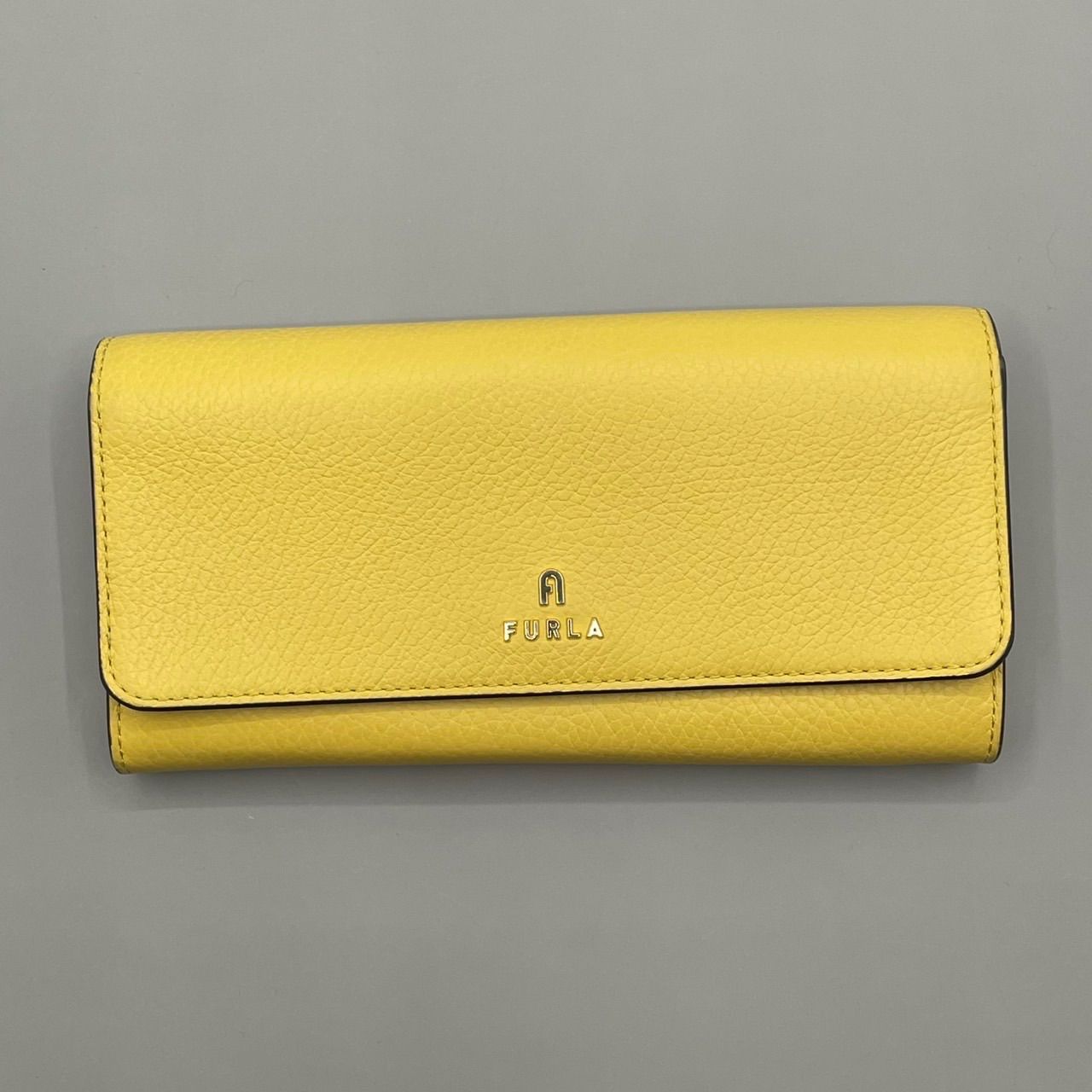 未使用級 現行モデル FURLA フルラ 長財布 フラップ カメリア シボ革 
