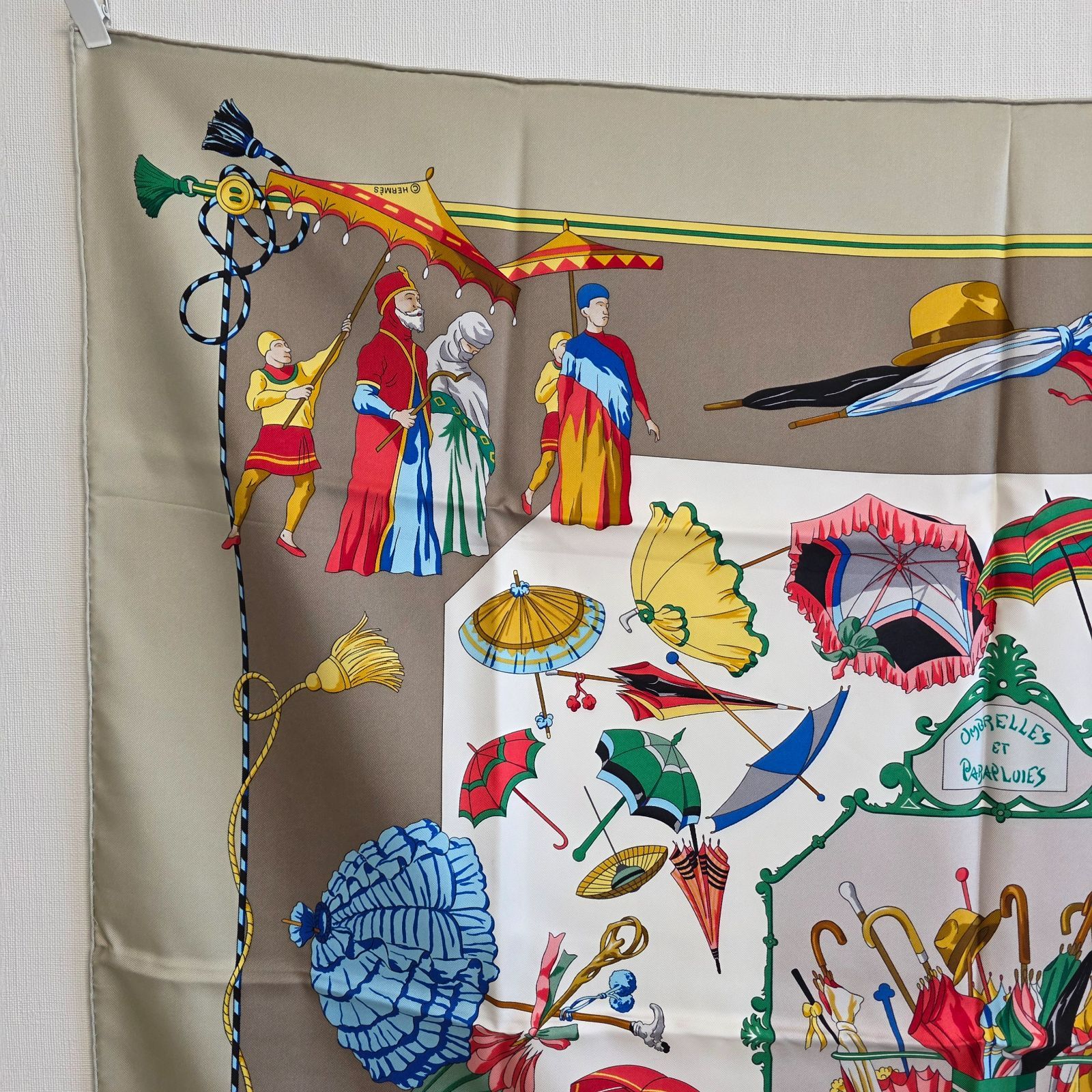 エルメス カレ90 UMBRELLES ET PABAPLUIES 雨傘と日傘 スカーフ