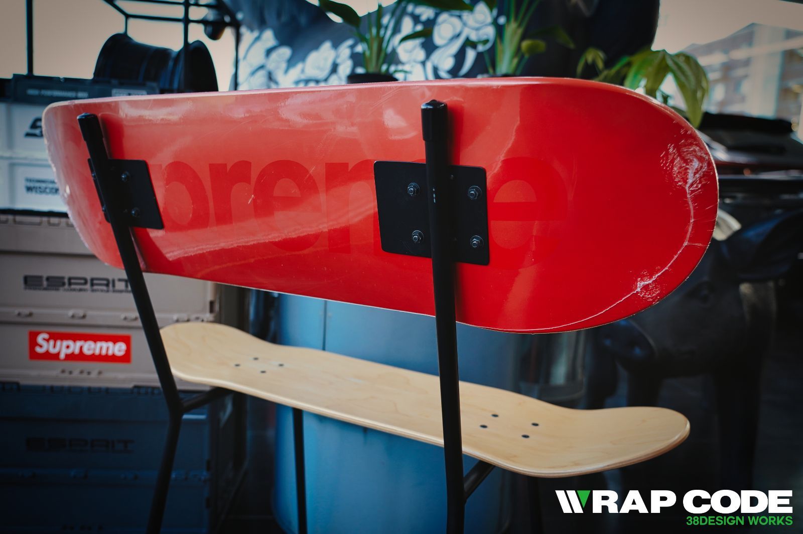 オンリー1に拘る方だけにお届け！シュプリームスケートボード　カスタムチェア オンリー1に拘る方だけにお届け！シュプリームスケートボード カスタム