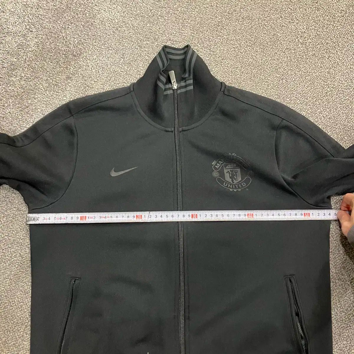 NIKE マンチェスターユナイテッド　長袖ジャージ　メンズМ Nike マンチェスター・ユナイテッド 長袖ジャージ Mサイズ ブラック s