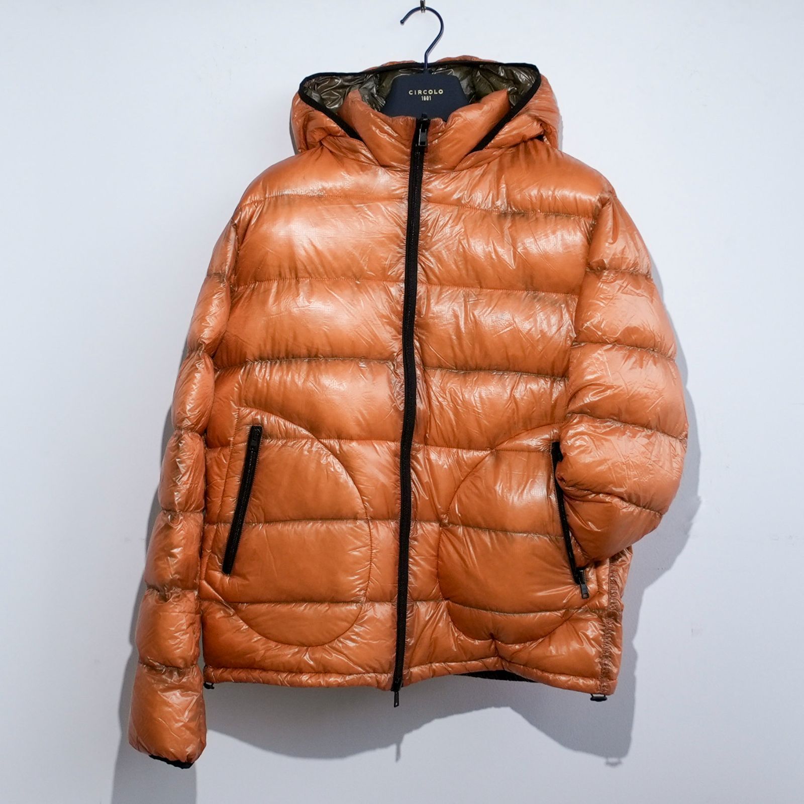 Herno ヘルノ　新品未使用‼️鮮やかなオレンジが魅力 HERNO ヘルノ 新品 HERNO ヘルノ ダウンジャケット オレンジ/グレー