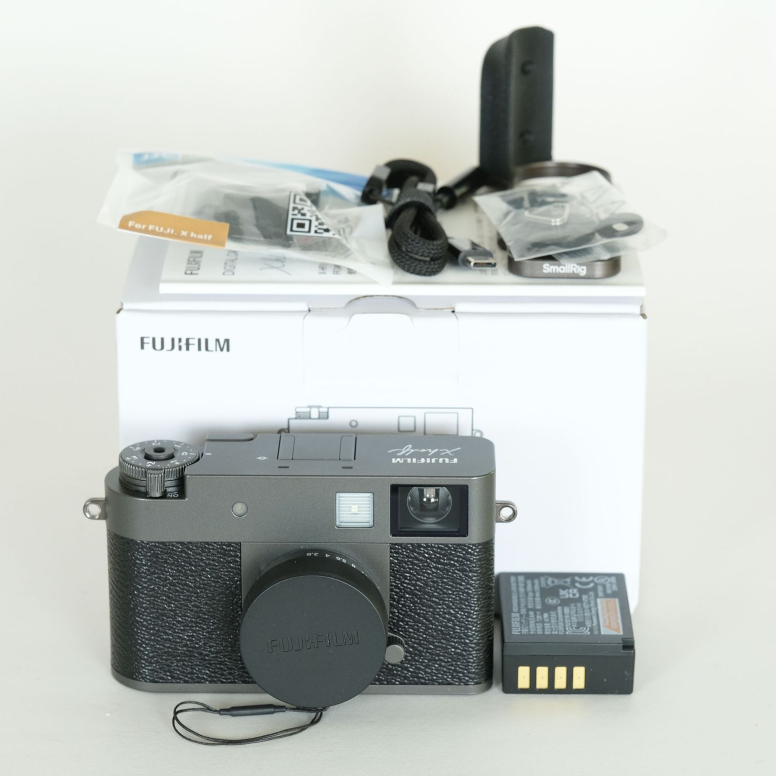 美品 | シャッター数2,522回｜別売グリップ・キャップ付] FUJIFILM X