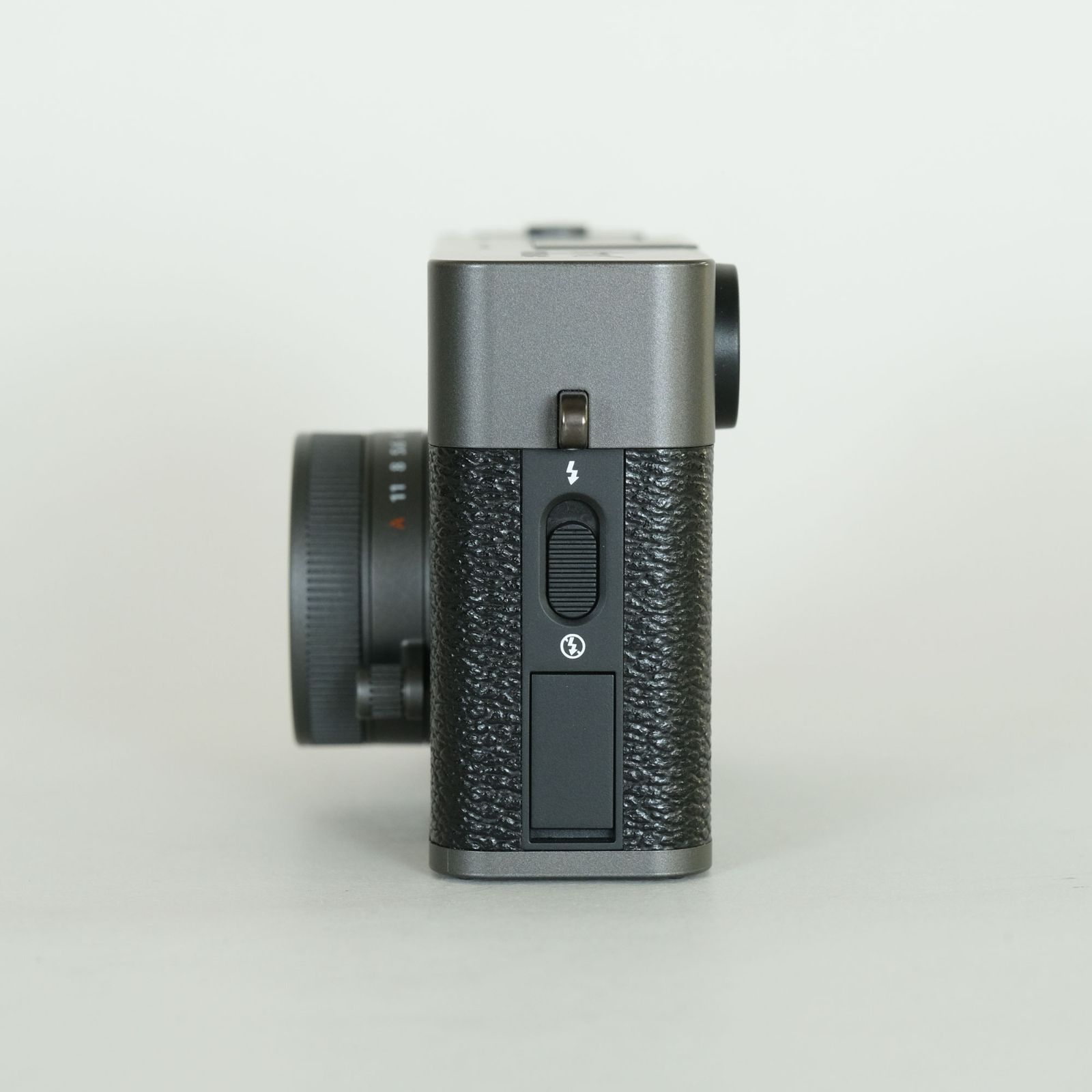 美品 | シャッター数2,522回｜別売グリップ・キャップ付] FUJIFILM X