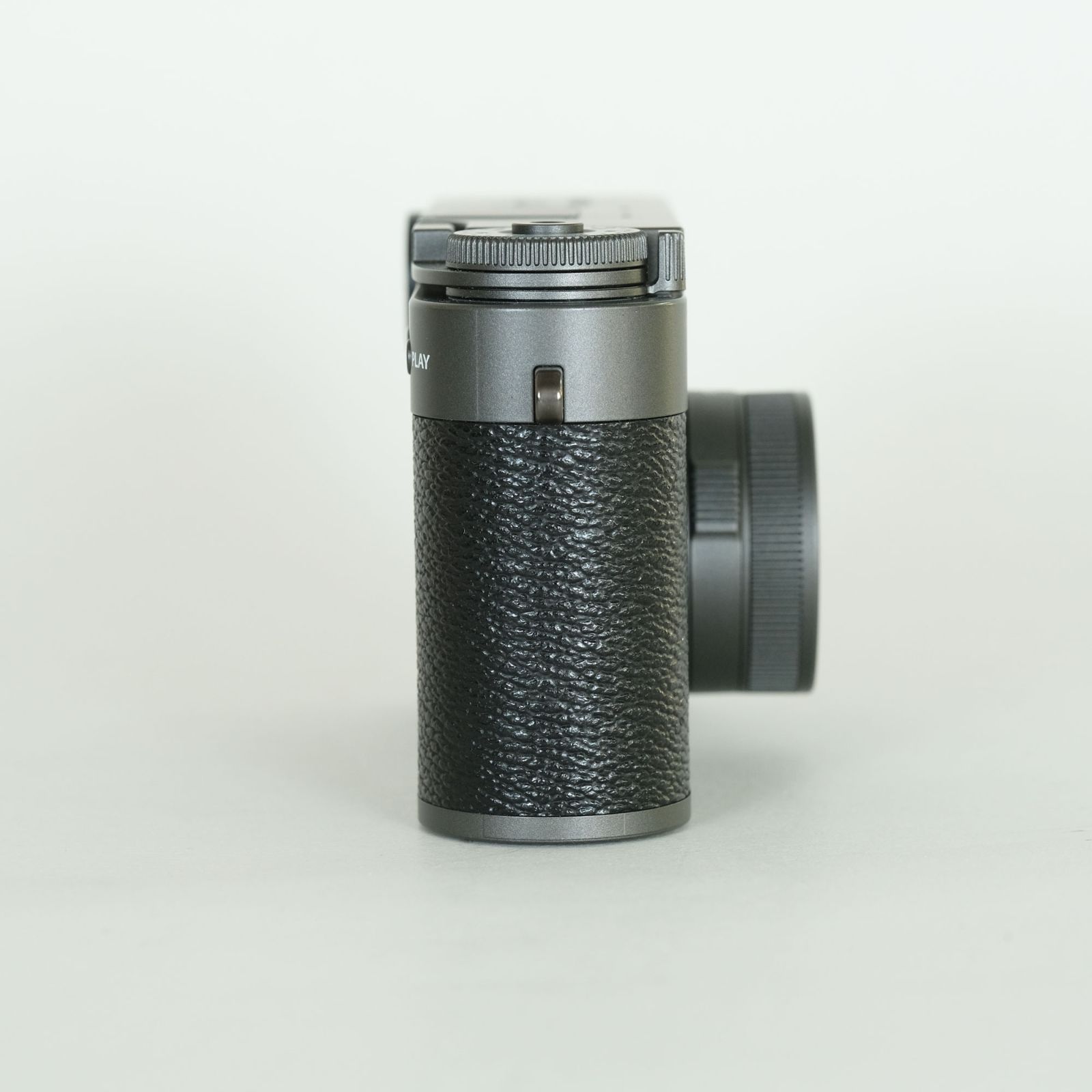 FUJIFILM X-half X-HF1 シャッター数3100回 X half(エックスハーフ) FUJIFILM X-HF1 コンパクトデジタルカメラ