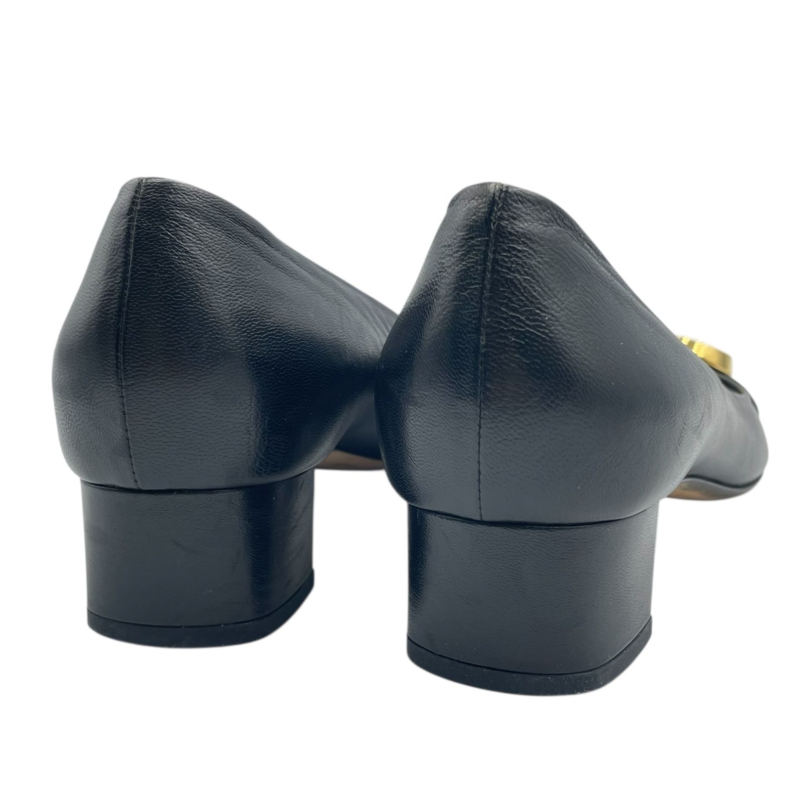 GUCCI ブラック パンプス GGロゴ 極美品 GUCCI オンライン グッチ パンプス レザー GGロゴ 金具