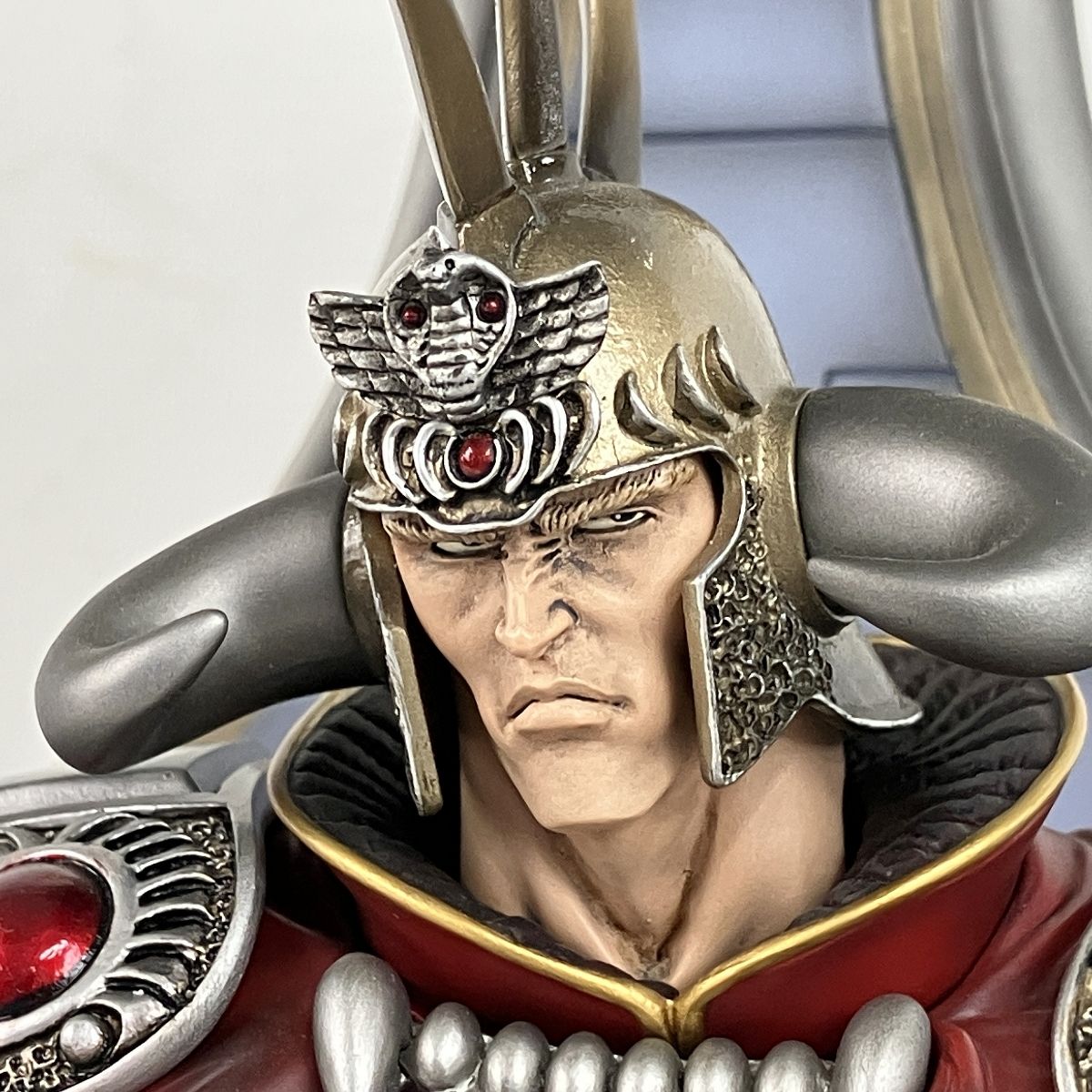 スパイスシード 北斗の拳 ラオウ 王座ver. 北斗の拳』玉座に座るラオウのフィギュアが、威厳や哀しみを表現した