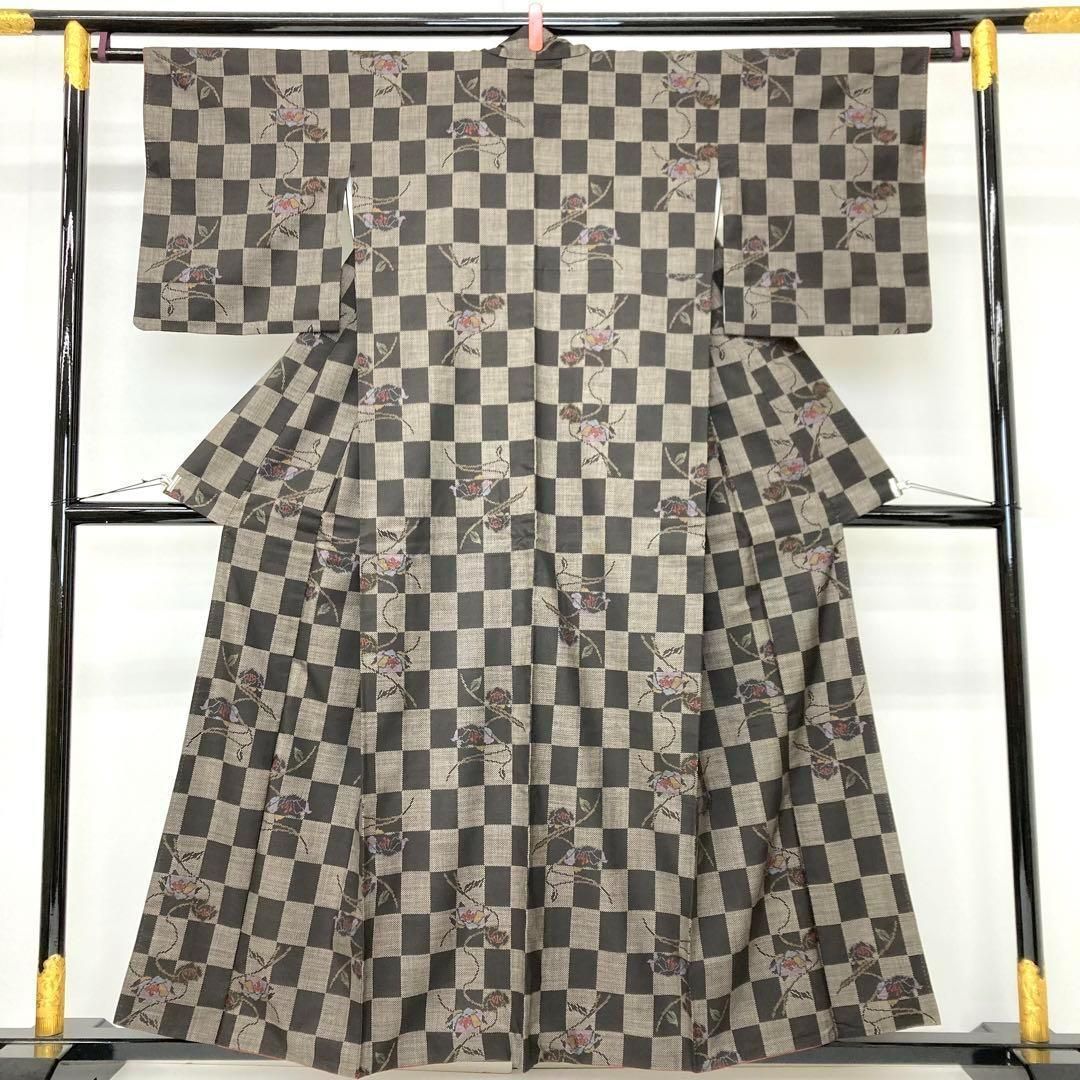 着物と帯 時流】オ24801s◇本場泥大島紬◇縦横絣 美品 裄64丈160