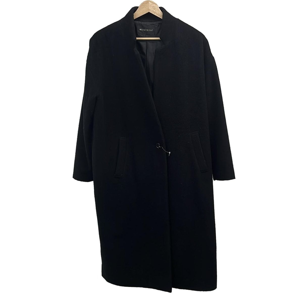 【極美品】サルヴァトーレフェラガモ　6 | 23.5cm　ブーツ　チェーン　黒 mizuiro ind(ミズイロインド) コート レディース美品 - 黒 長袖/冬