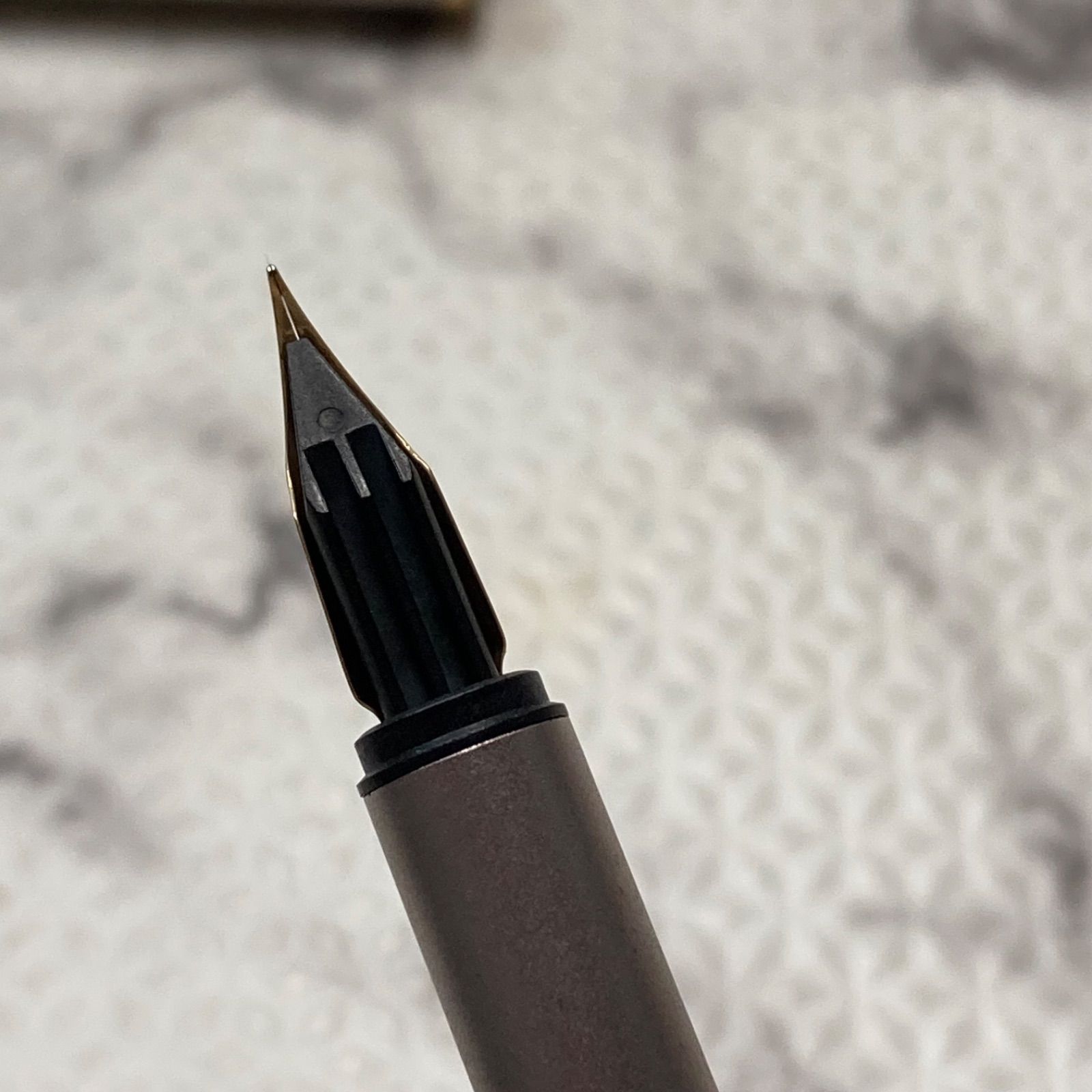 美品 MONTBLANC グレー EF 万年筆 585 美品 MONTBLANC グレー EF