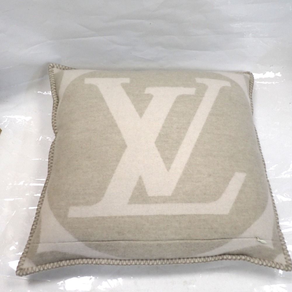 Th1001953 ルイ・ヴィトン クッション･LV メダリオン M79278 ベージュ系 LOUIS VUITTON LOUIS VUITTON 中古
