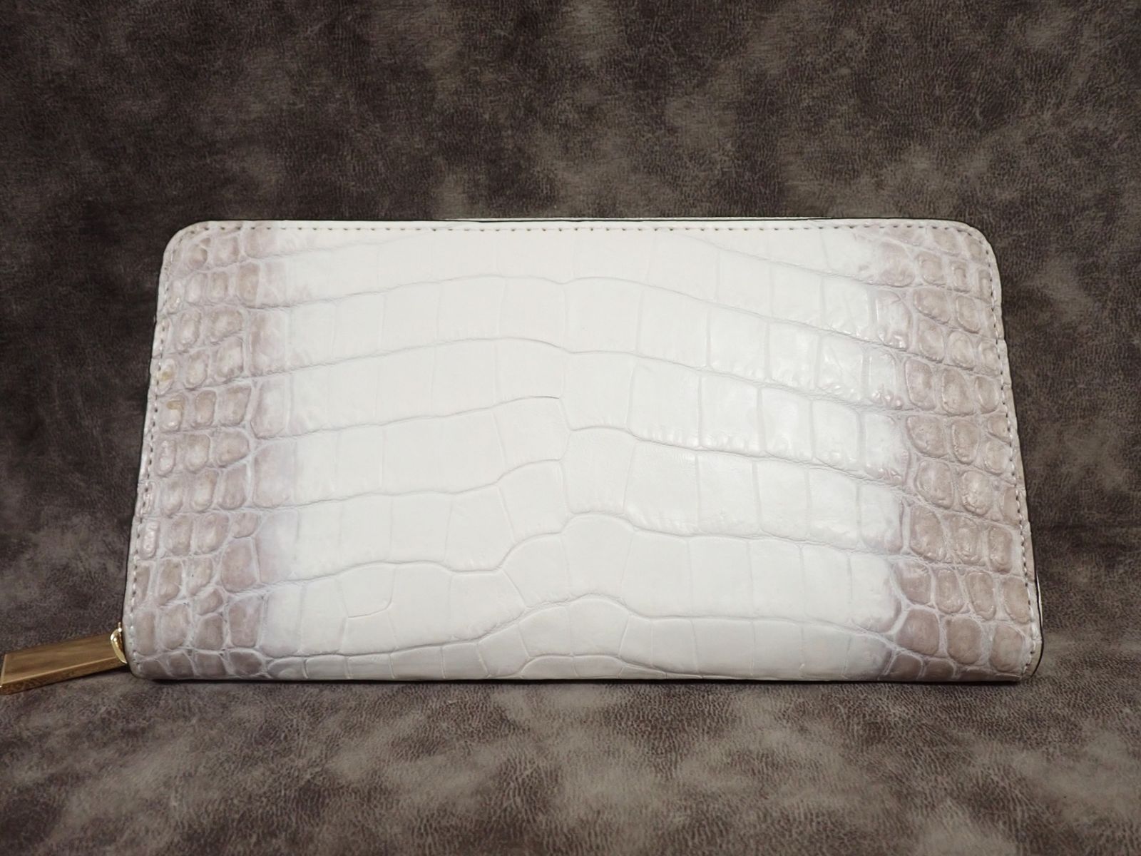 定価38万円 美品 クロコダイル ヒマラヤ ラウンドファスナー 長財布 木箱付 クロコ 本革 ヘンローン社製