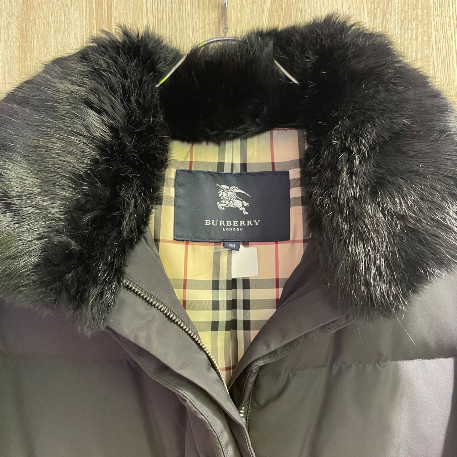BURBERRY ダウンジャケット フェイクファー ブラック 裏ノバチェック