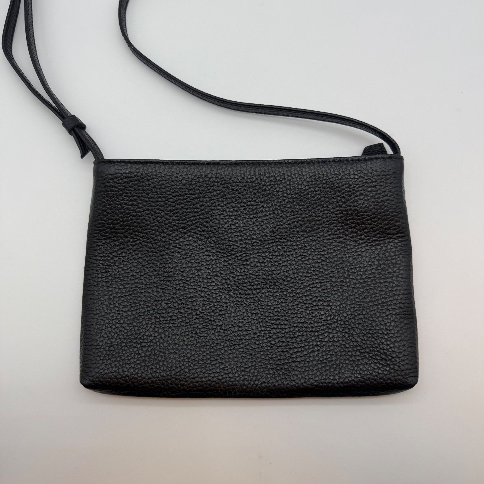 ほぼ未使用✨HushTug ハッシュタグ サコッシュ ショルダーバッグ 本革