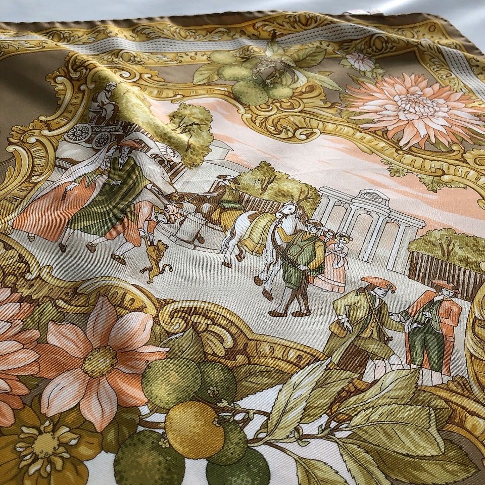 【にー様】未使用品 LOEWE シルク スカーフ 花柄 フラワー ブラウン LOEWE ロエベ 大判スカーフ シルク100% 花柄 フラワー オリーブ