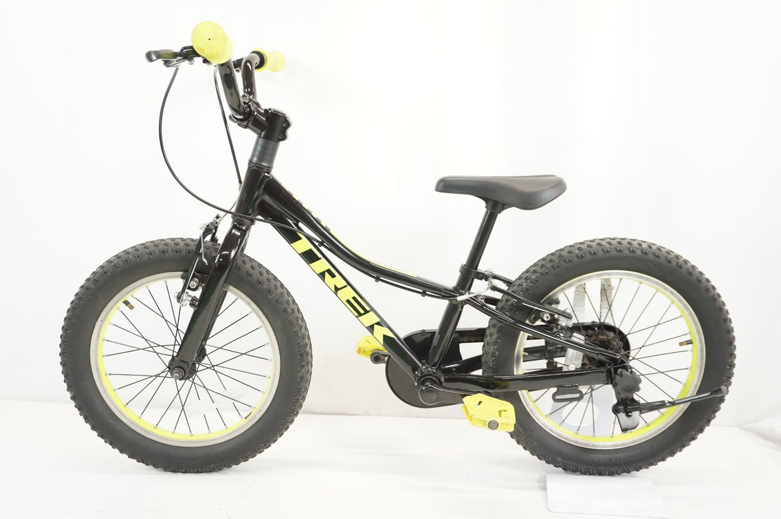 2022年モデルTREK Precaliber 16 トレック キッズ自転車 トレック Precaliber 16 (2022) | サイクルショップエンドウ(平塚市