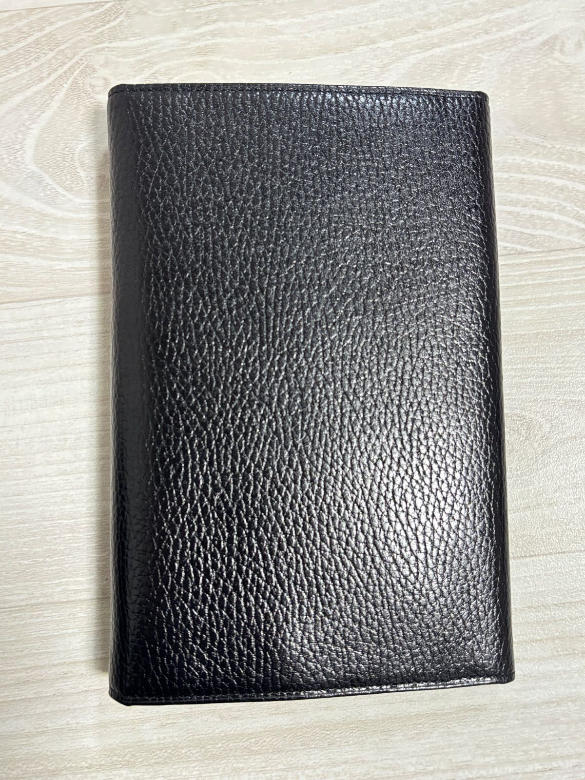 美品 GIANNI VERSACE ジャンニヴェルサーチ レザー ブラック 大きめ