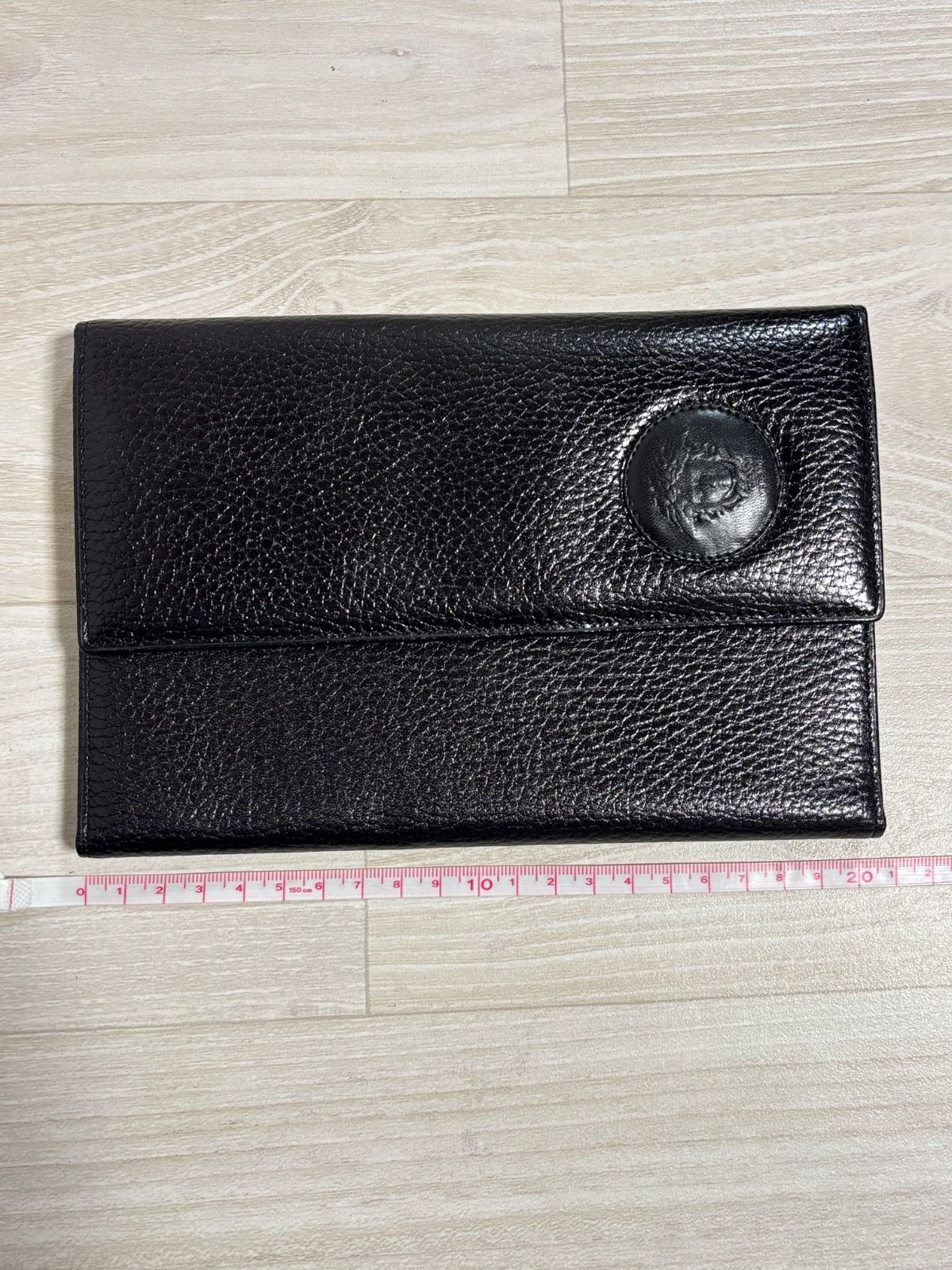 美品 GIANNI VERSACE ジャンニヴェルサーチ レザー ブラック 大きめ