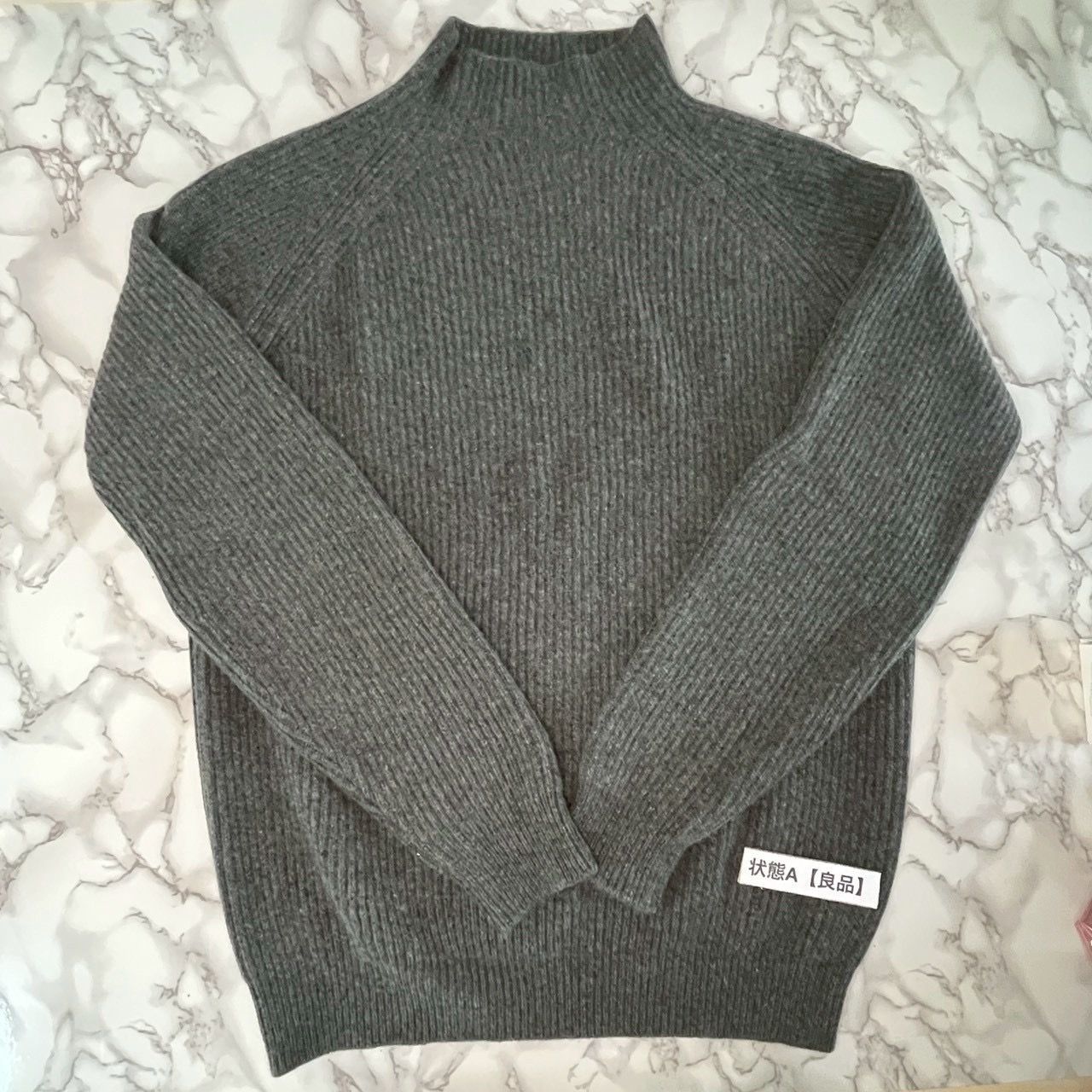 極美品 Loro Piana ロロピアーナ ベビーカシミヤ ニット 幸福感を味わえる柔らかさ！ロロ・ピアーナのベビーカシミヤニット