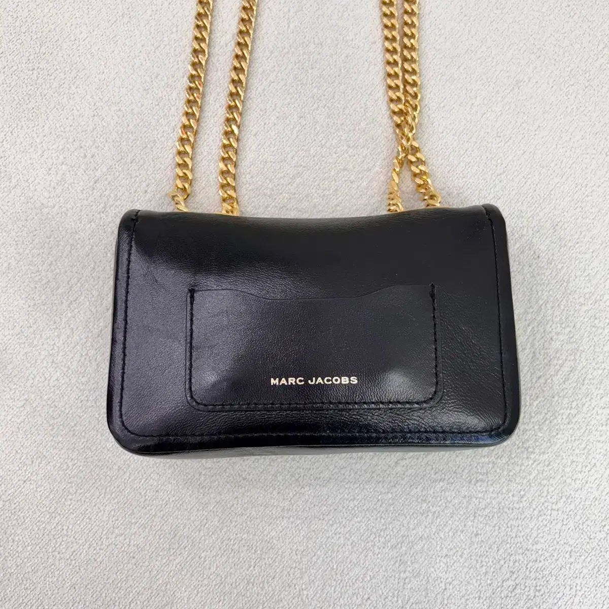 新品未使用】MARC JACOBS クロスボディバック ゴールドチェーン 【公式
