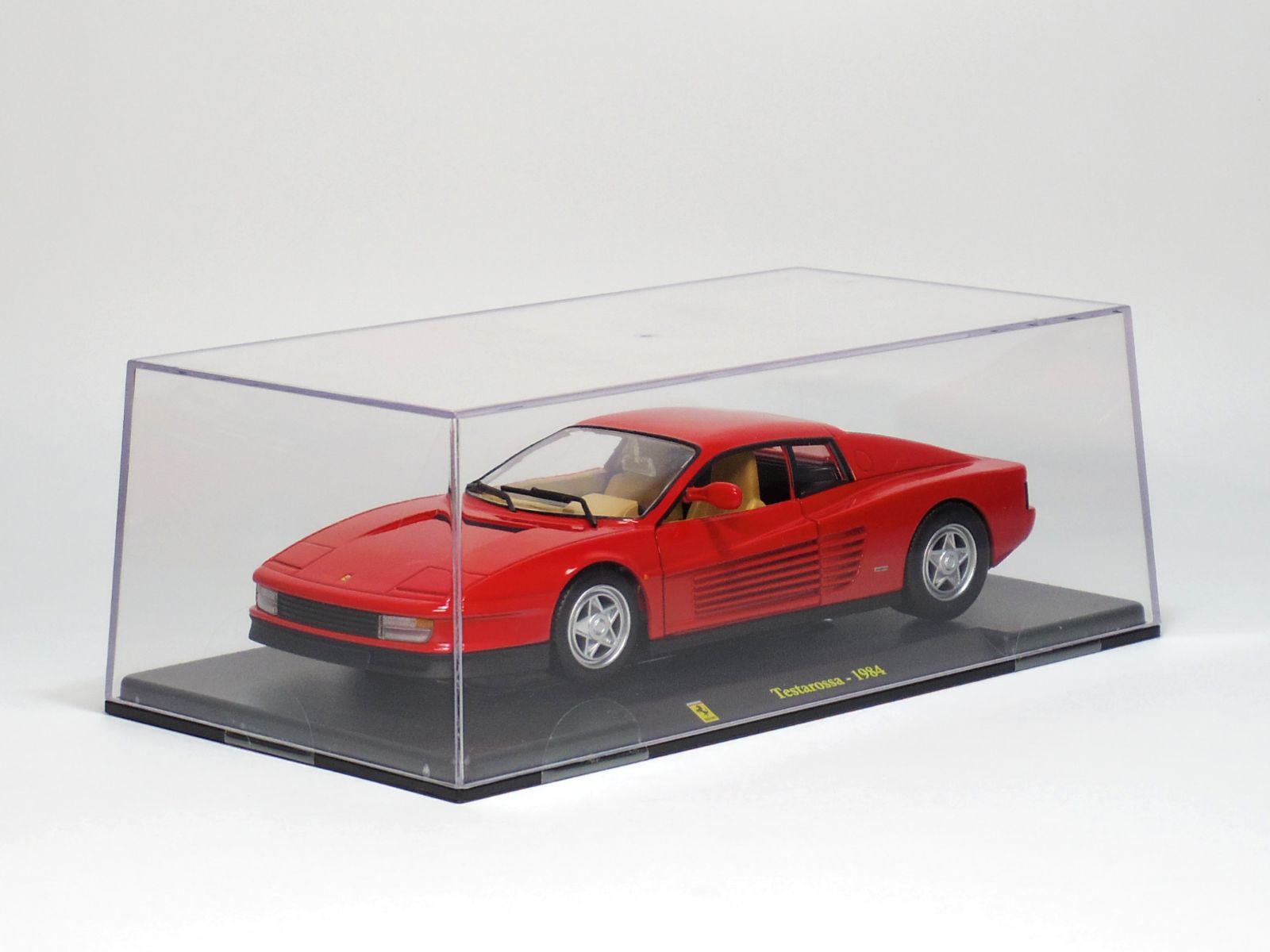 Bburago ブラーゴ 1/24 Ferrari フェラーリ Testarossa －1984