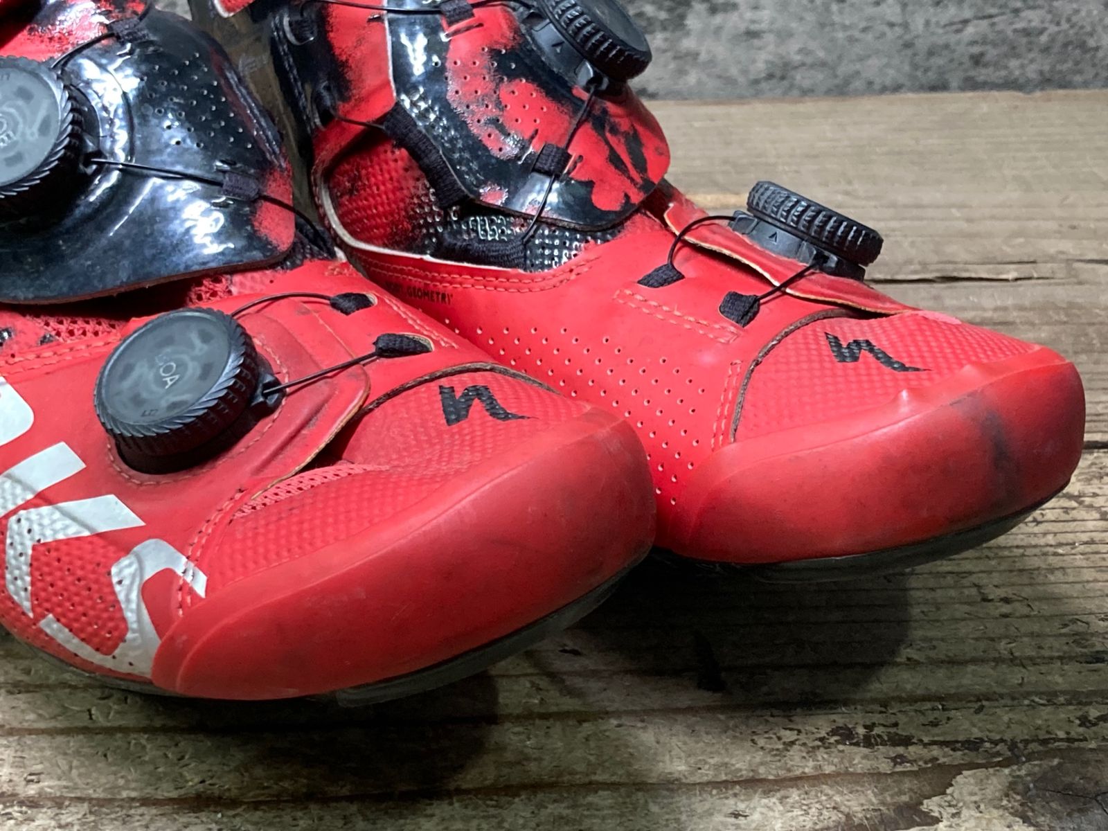 レッドS-WORKS ARES 41スペシャライズド ビンディングシューズ 新品 レッドS-WORKS ARES 41スペシャライズド ビンディングシューズ 新品