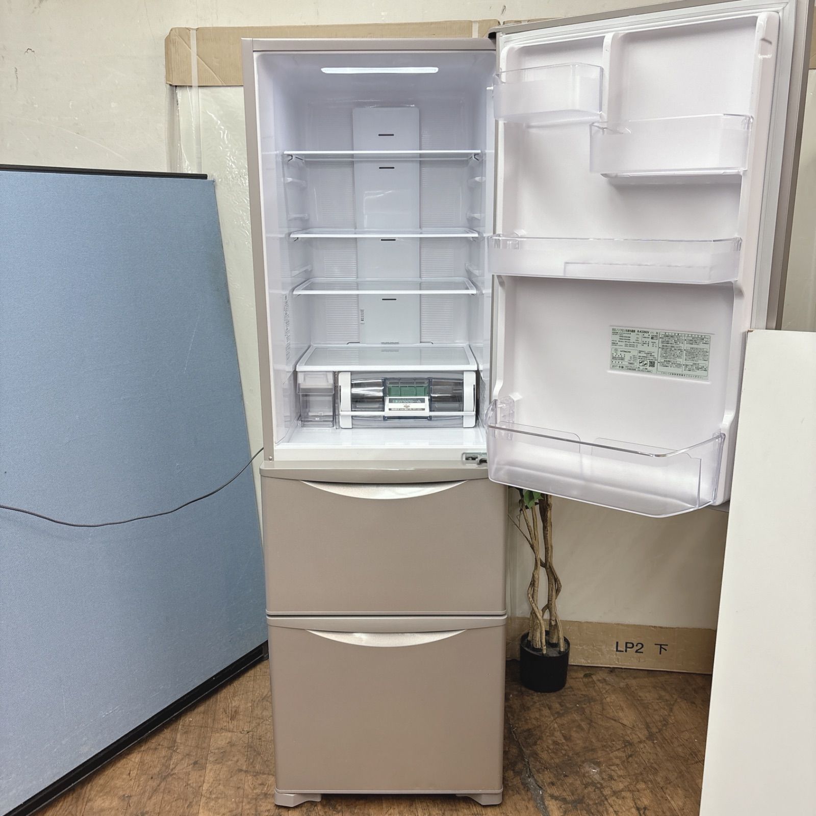 I647 🌈 名古屋市近郊配送設置無料！ HITACHI 冷蔵庫 (315L) 3ドア