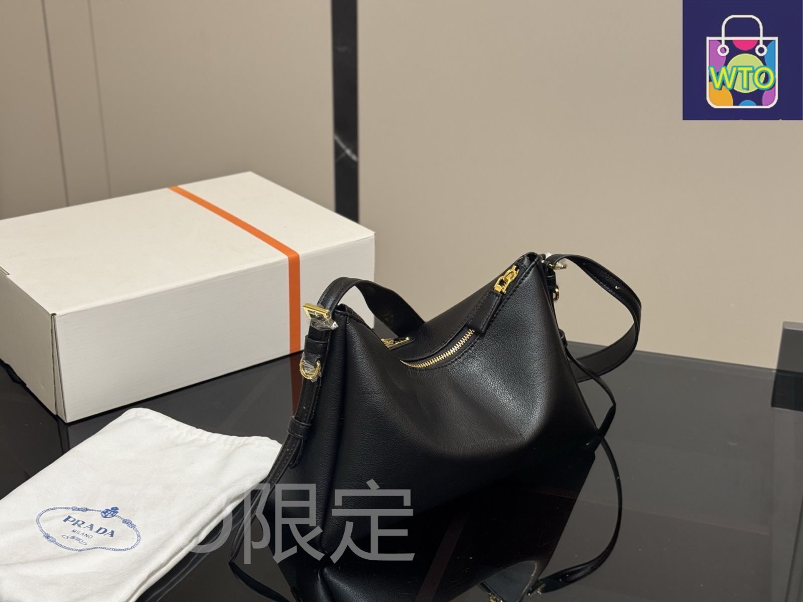 今日特価】Prada プラダ ヴィンテージ ホボ アームポーチ（30×20cm