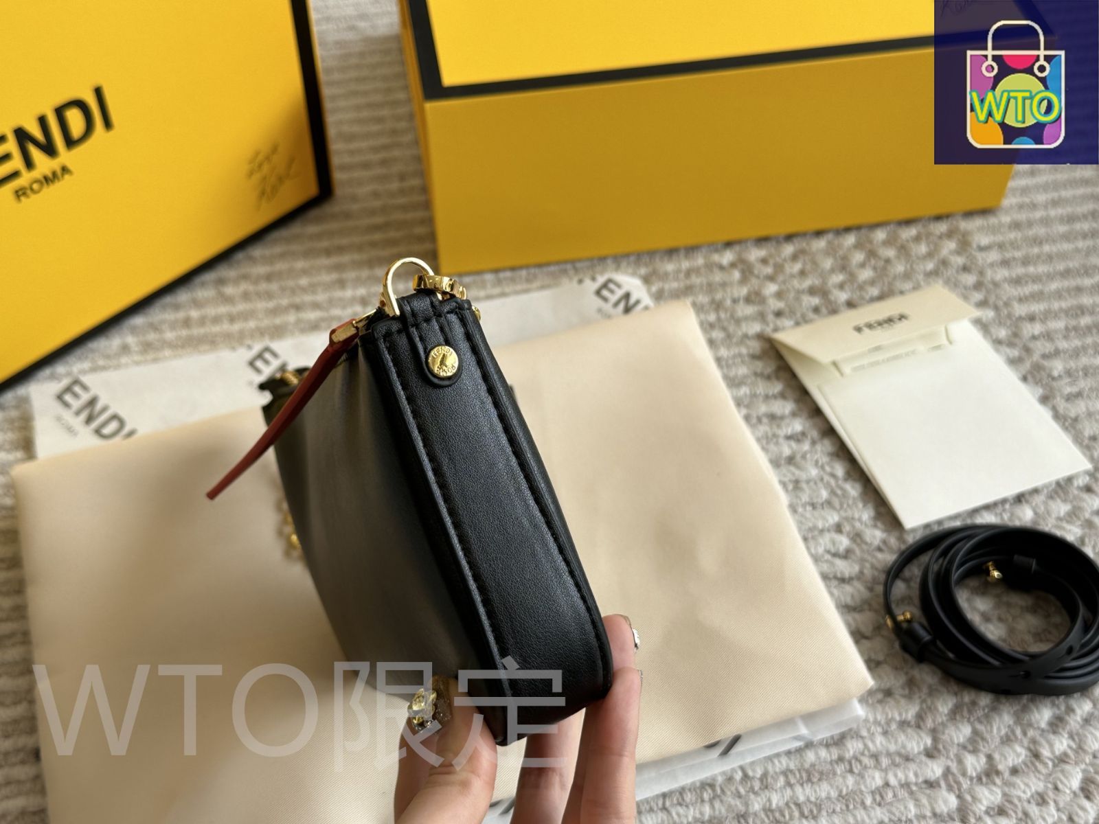 今日特価】Fendi フェンディ ヴィンテージ ミニモンスター アーム