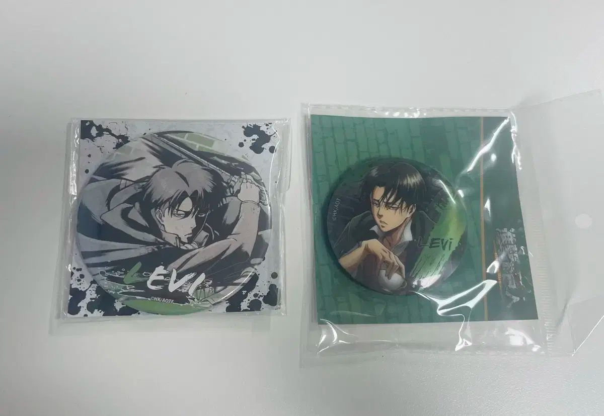 進撃の巨人　リヴァイ・アッカーマン バッジ 2個セット Anique Shop JAPAN