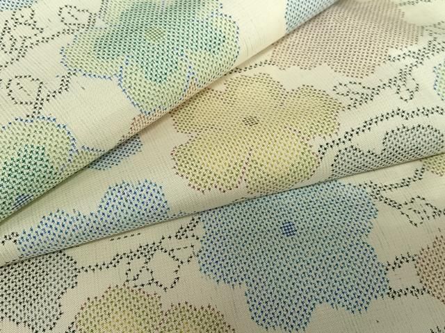 平和屋着物○本場大島紬 白大島 一元7マルキ 枝花文 正絹 逸品