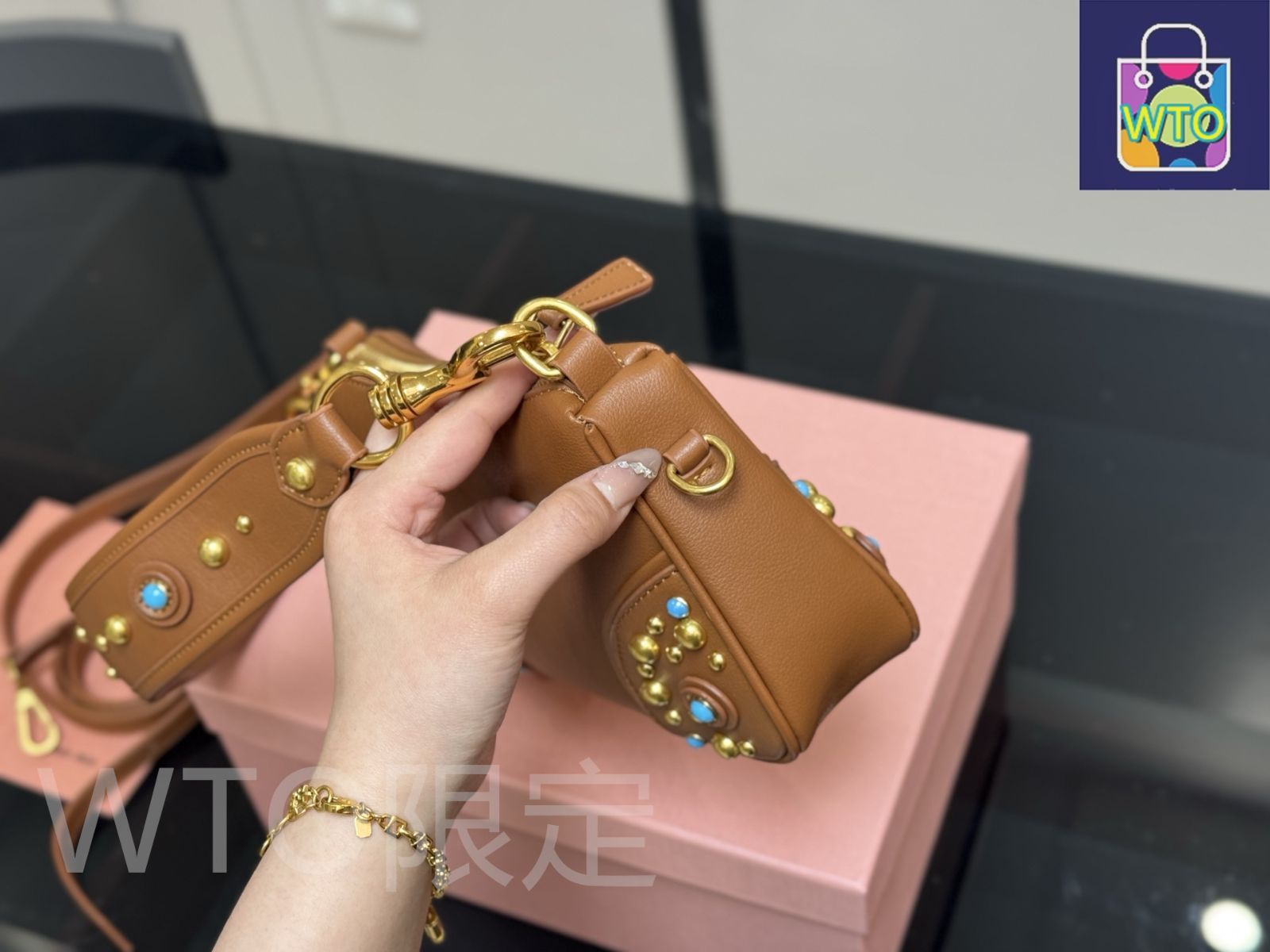 今日特価】MiuMiu ミュウミュウ 法棍バッグ（24×14cm） - メルカリ