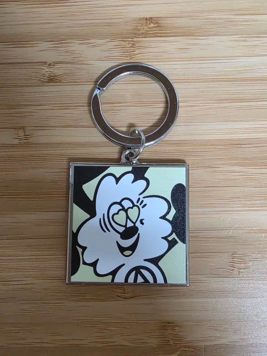 HUMAN MADE(ヒューマンメイド) x VERDY キーホルダー イエロー - メルカリ