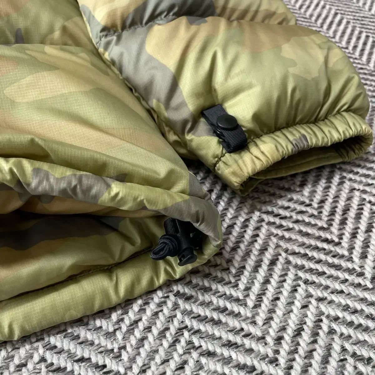 【美品】ノースフェイス ヌプシ センターロゴ 700フィル カモフラ XL 希少 THE NORTH FACE ヌプシ センターロゴ カモフラ 700フィル - メルカリ