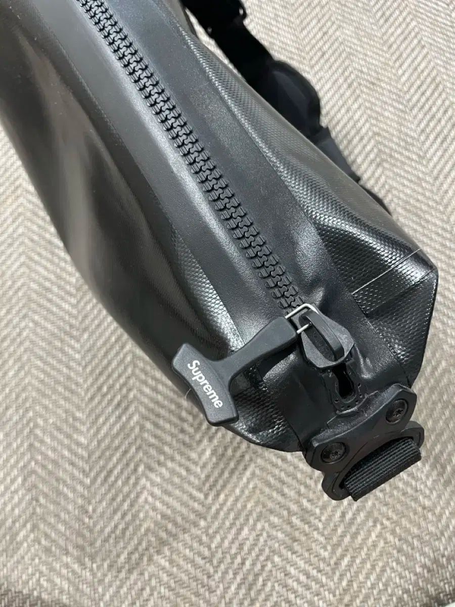 シュプリーム/オルトリーブコラボメッセンジャーバッグ　ブラック シュプリーム/オルトリーブコラボメッセンジャーバッグ ブラック