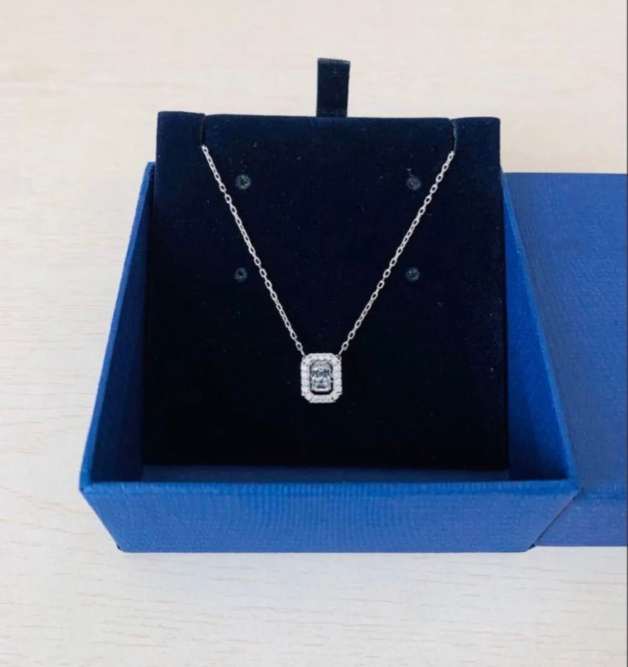 スワロフスキーSwarovski Millenia ペンダント オクタゴンカット