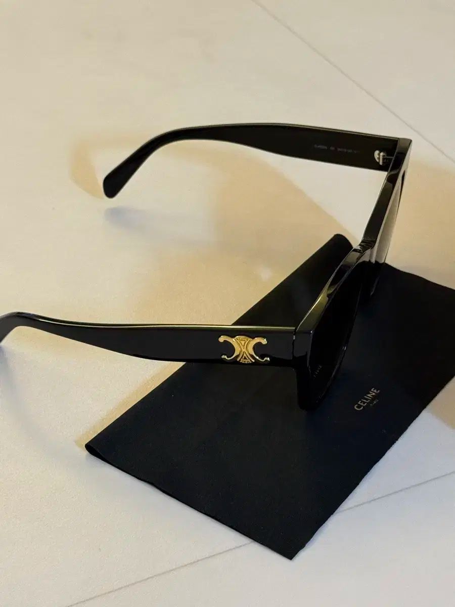 セリーヌ トリオンフ 09 サングラス - メルカリ