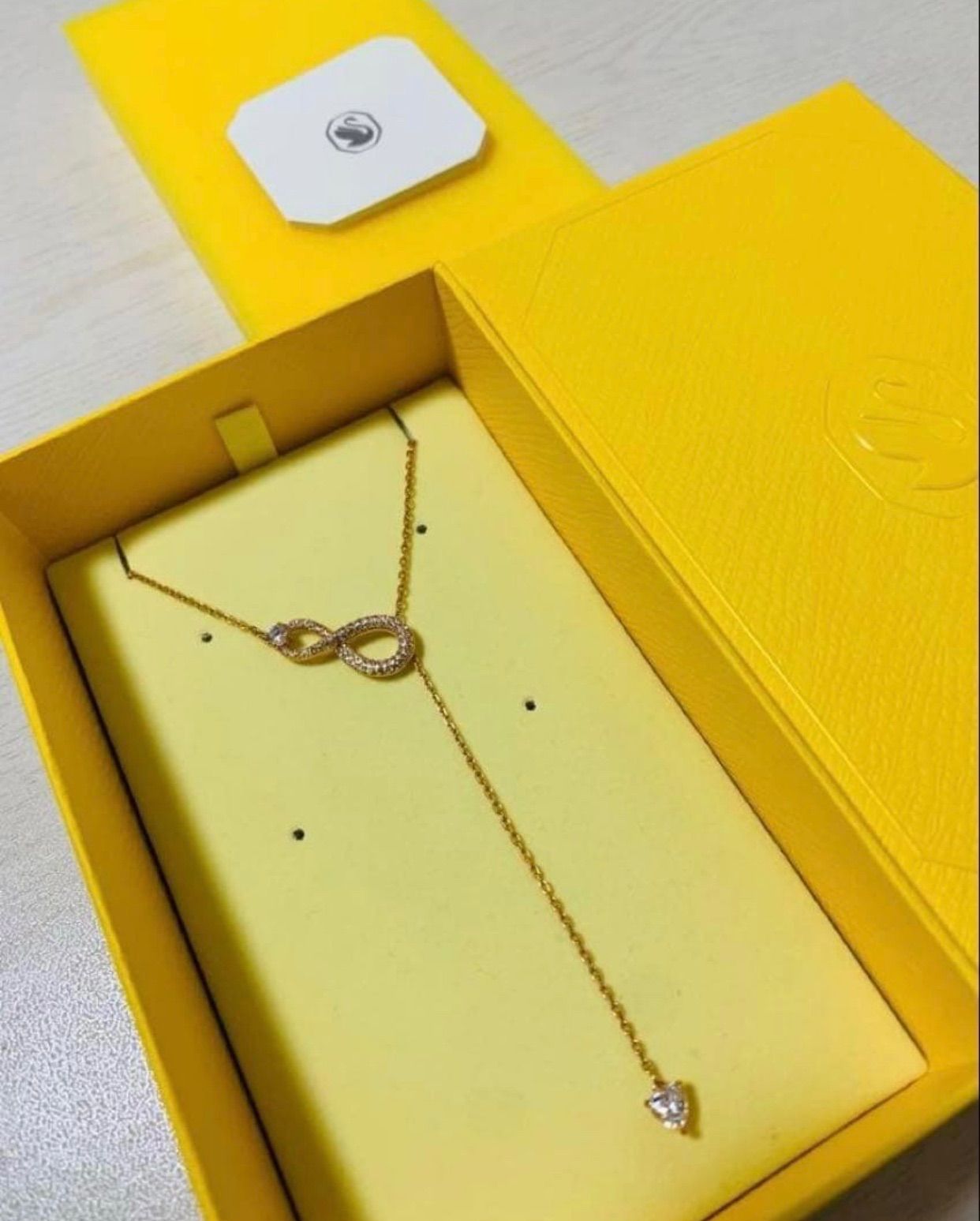 ほぼ新品 スワロフスキーSwarovski Infinity Y字型 ネックレス - メルカリ