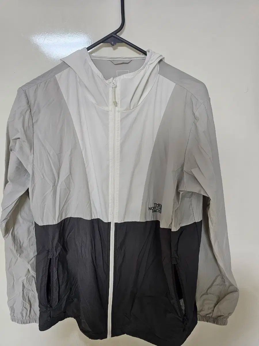 THE NORTH FACE ザノースフェイス ウィンドブレーカー ジャケット ブラック/白 170 キッズ